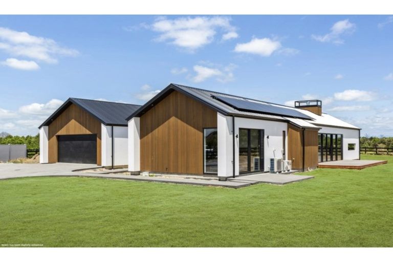 Photo of property in 35 Mike Smith Drive, Cambridge, 3434