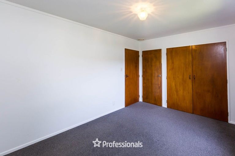 Photo of property in 33 Larchmont Grove, Totara Park, Upper Hutt, 5018