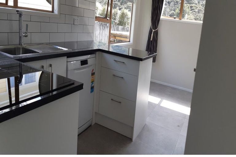 Photo of property in 2/73 Eskdale Road, Birkdale, Auckland, 0626