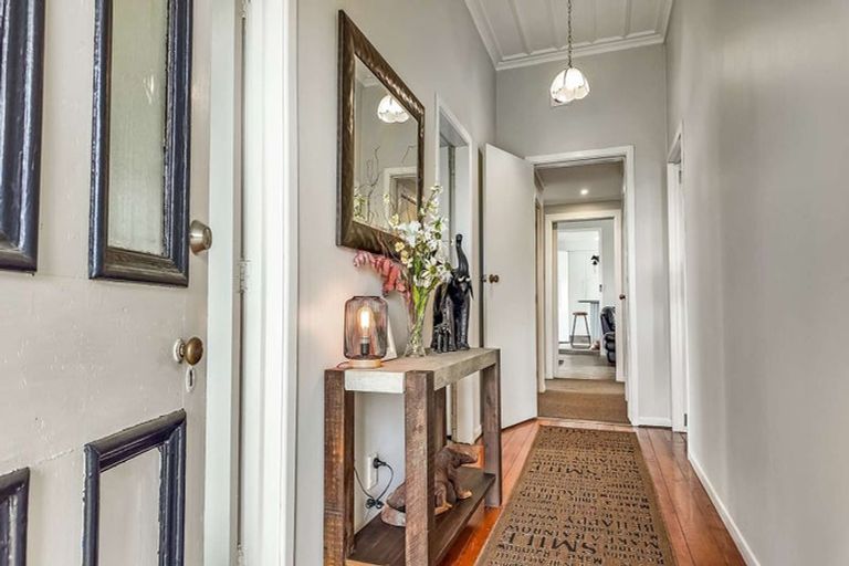 Photo of property in 56 Tapairu Road, Waipawa, 4275