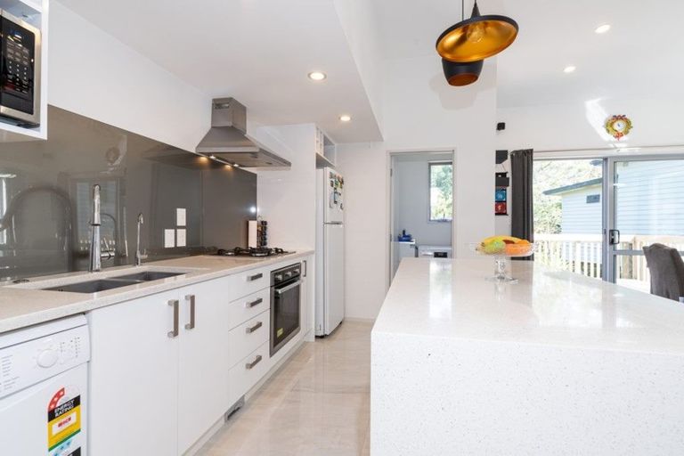 Photo of property in 27f Rehia Road, Massey, Auckland, 0614