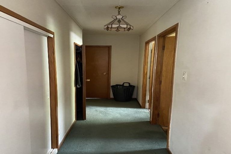 Photo of property in 52 Tamahere Drive, Glenfield, Auckland, 0629