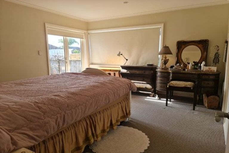 Photo of property in 37 English Oak Drive, Schnapper Rock, Auckland, 0632