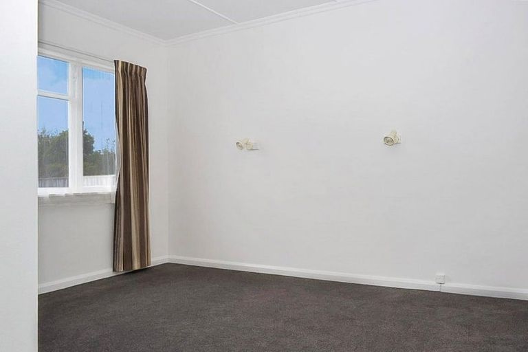Photo of property in 34 Shamrock Street, Takaro, Palmerston North, 4412