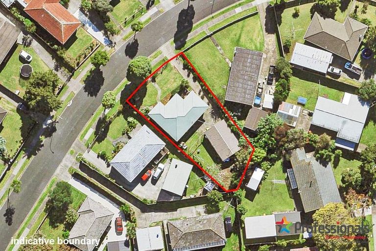 Photo of property in 8 Staverton Crescent, Mangere, Auckland, 2022