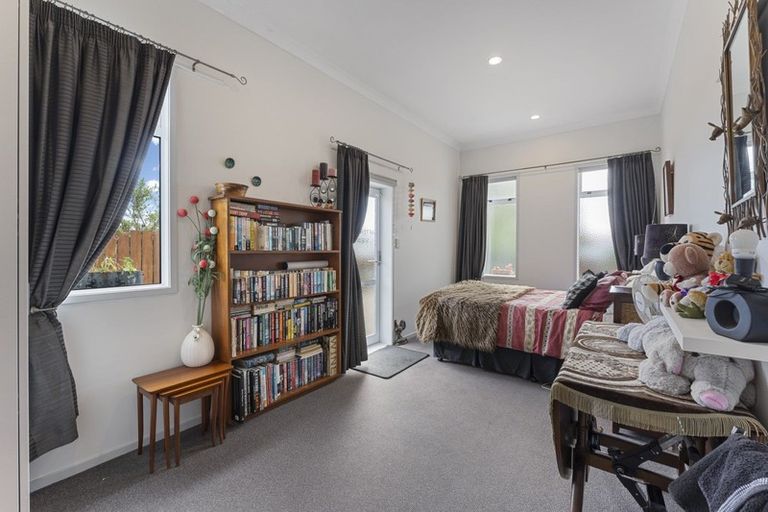 Photo of property in 373 Broadway, Stratford, 4332