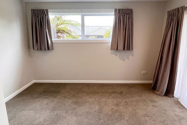 Photo of property in 180 Centaurus Road, Saint Martins, Christchurch, 8022