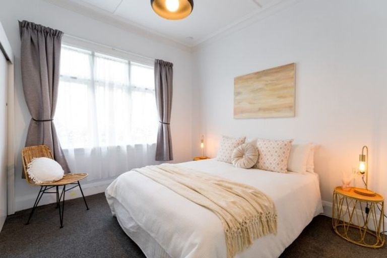 Photo of property in 33 Beach Street, Saint Clair, Dunedin, 9012
