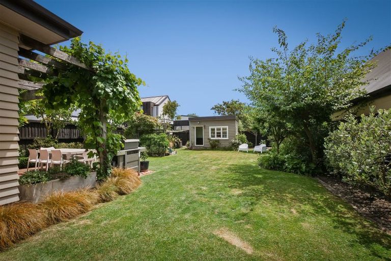 Photo of property in 51 Hawkesbury Avenue, St Albans, Christchurch, 8014