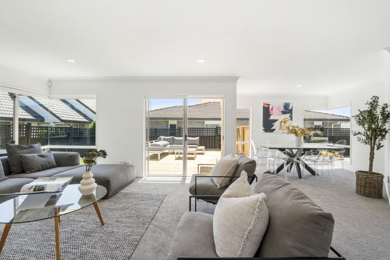 Photo of property in 3/116 Meadowland Drive, Somerville, Auckland, 2014