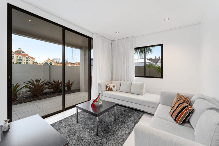 Photo of property in 36 Rue D' Amarres, Gulf Harbour, Whangaparaoa, 0930