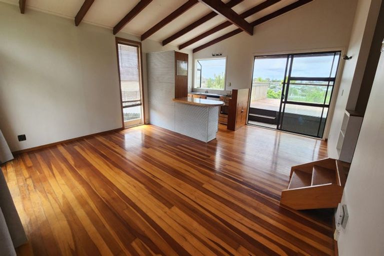 Photo of property in 251 Glengarry Road, Glen Eden, Auckland, 0602