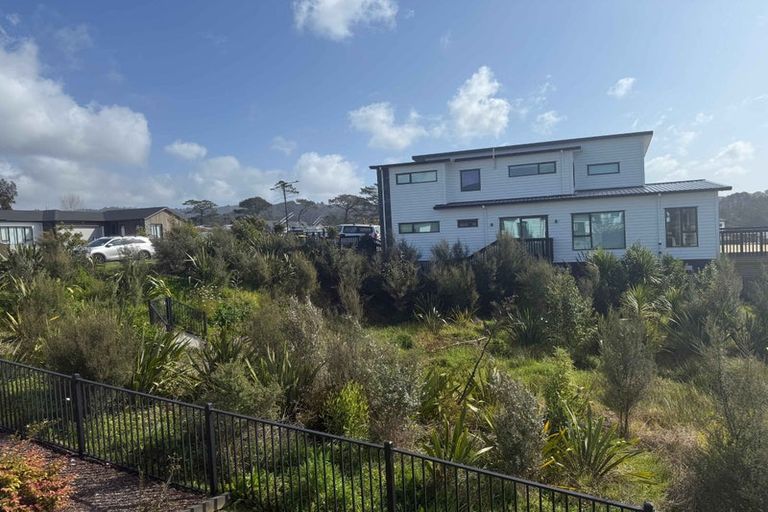 Photo of property in 13 Katote Avenue, Swanson, Auckland, 0614