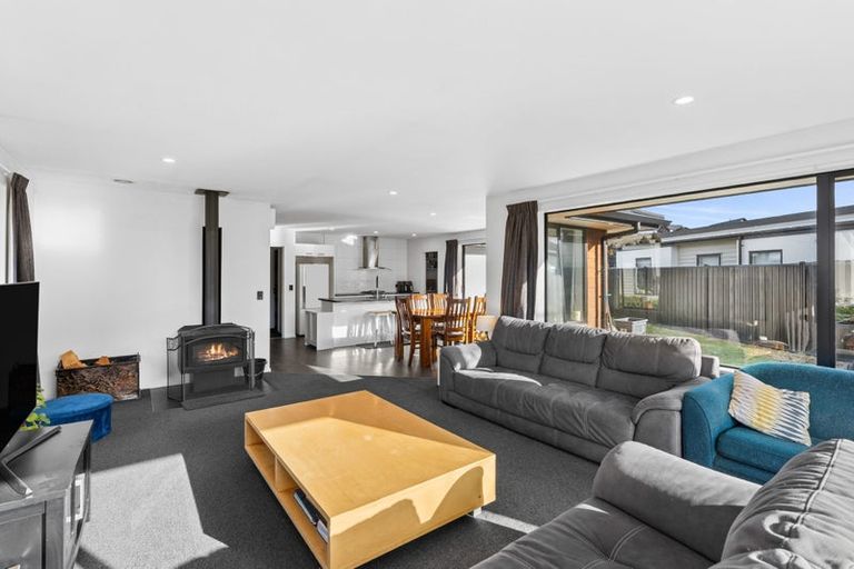 Photo of property in 40 Marbleleaf Lane, Albert Town, Wanaka, 9305