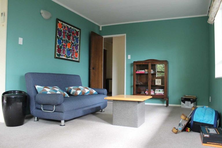 Photo of property in 26 Springdale Grove, Fitzherbert, Palmerston North, 4410