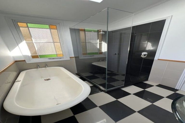 Photo of property in 19 Lake Road, Devonport, Auckland, 0624