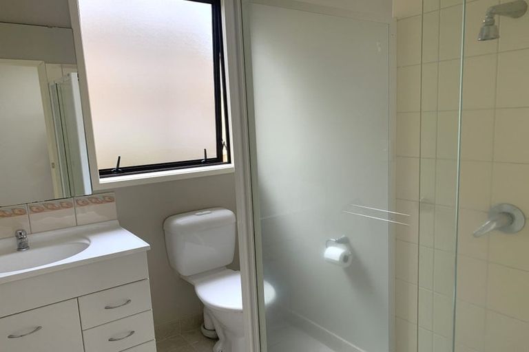 Photo of property in 2a Castleton Drive, Howick, Auckland, 2014