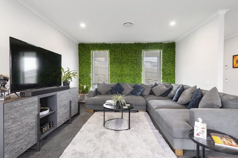 Photo of property in 18 Topsail Way, Whitby, Porirua, 5024