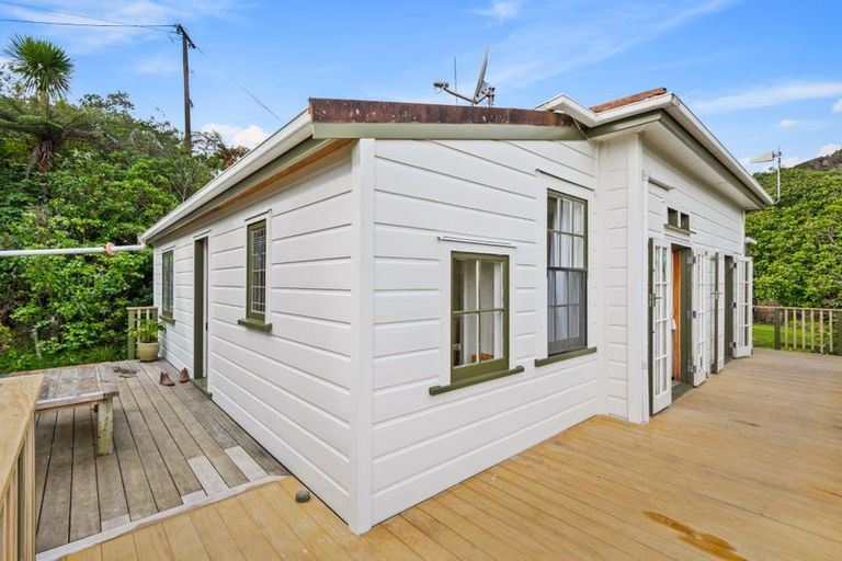 Photo of property in 41 Te Henga Road, Waitakere, Henderson, 0781