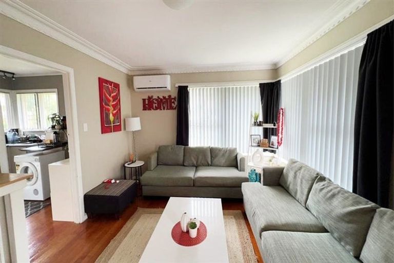 Photo of property in 33a Cambridge Terrace, Papatoetoe, Auckland, 2025