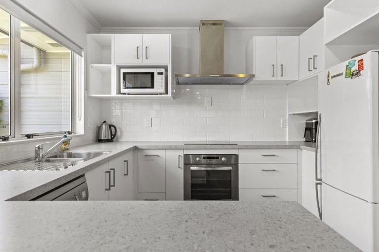 Photo of property in 8 Haines Grove, Rainbow Point, Taupo, 3330