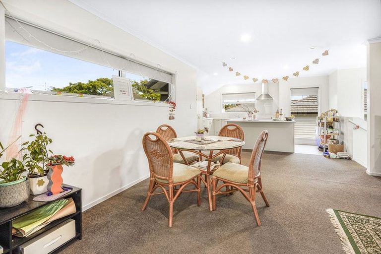 Photo of property in 50u4 Banbury Crescent, Fairfield, Hamilton, 3214