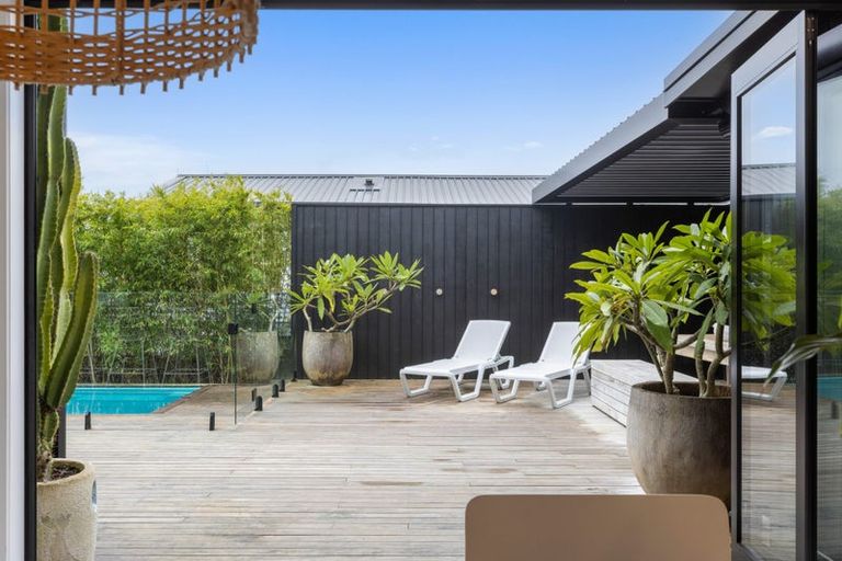 Photo of property in 2/9 Tainui Street, Torbay, Auckland, 0630