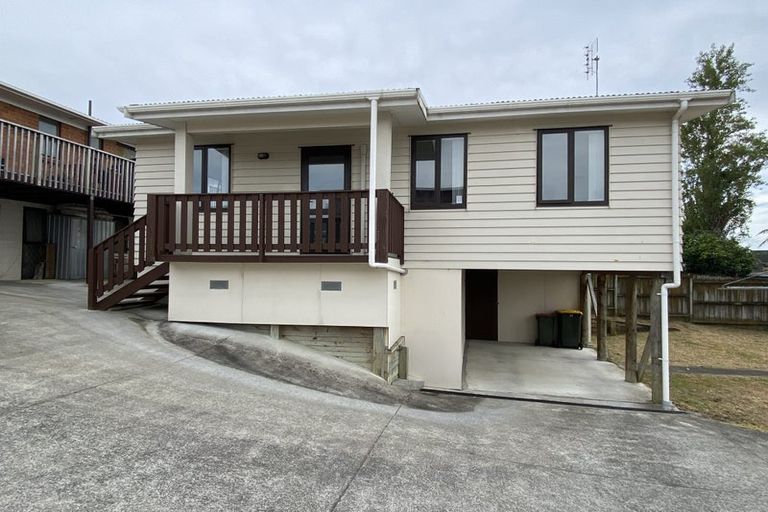 Photo of property in 33 La Trobe Street, Pakuranga Heights, Auckland, 2010