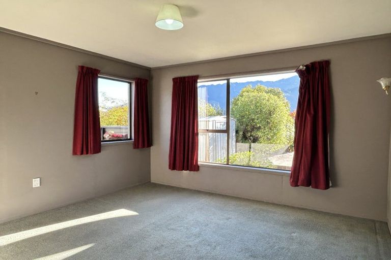 Photo of property in 16 Oregon Drive, Kelvin Heights, Queenstown, 9300