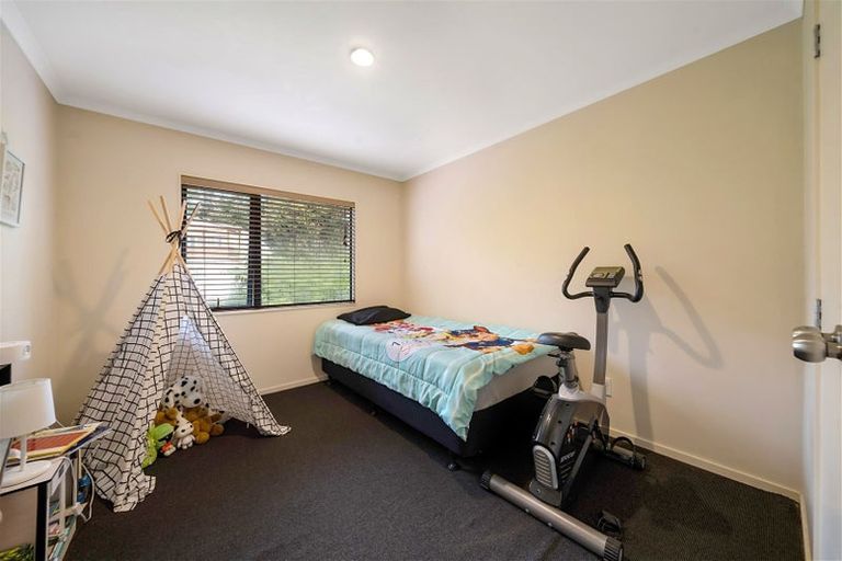 Photo of property in 25a Rehia Road, Massey, Auckland, 0614