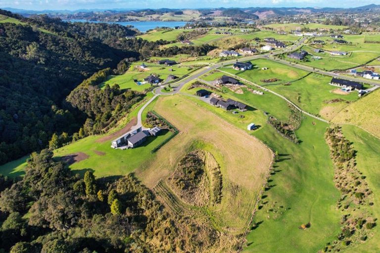 Photo of property in 17 Fernbird Grove, Kerikeri, 0294