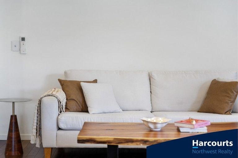 Photo of property in 1b Makora Road, Massey, Auckland, 0614