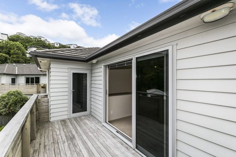 Photo of property in 12 Ted Gilberd Place, Newlands, Wellington, 6037