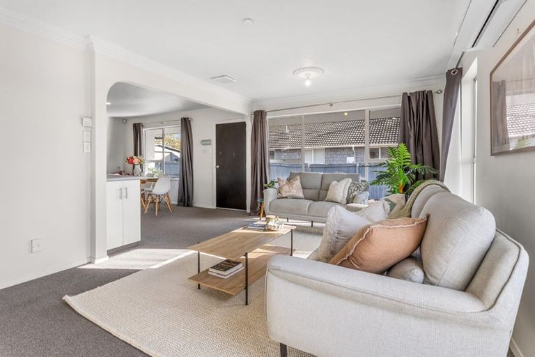 Photo of property in 25 Heathglen Avenue, Parklands, Christchurch, 8083