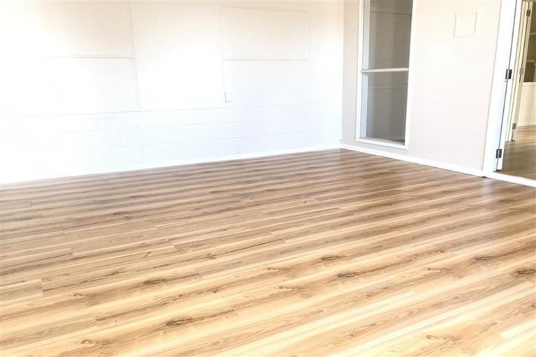 Photo of property in 27 Parker Avenue, New Lynn, Auckland, 0600