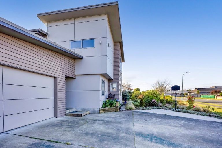 Photo of property in 17 Elizabeth Grove, Stratford, 4332