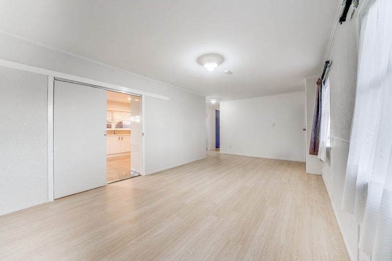 Photo of property in 38 Pinedale Place, Henderson, Auckland, 0610