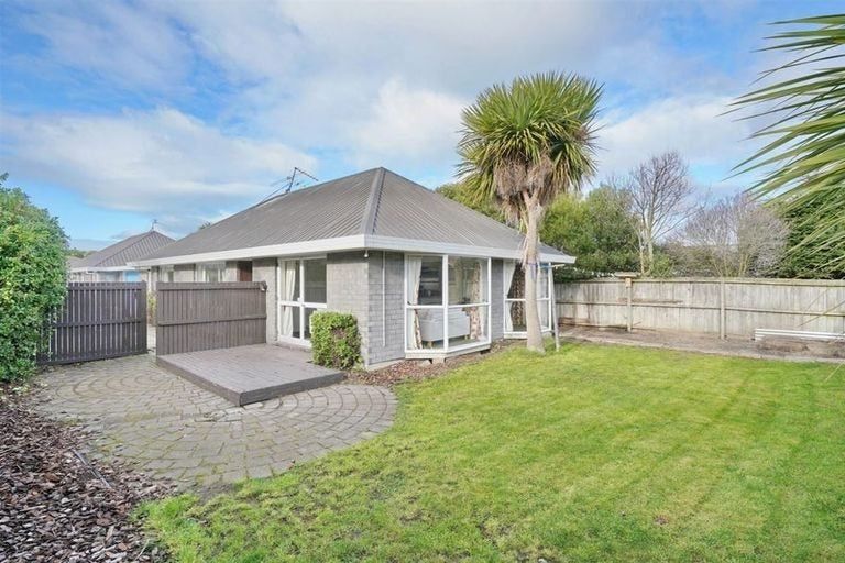 Photo of property in 2/288 Pine Avenue, South New Brighton, Christchurch, 8062