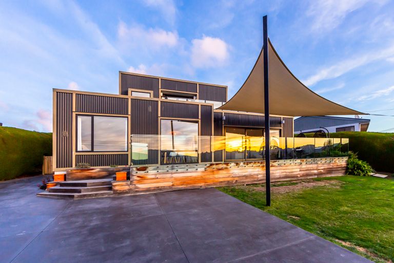 Photo of property in 8 Ngatea Road, Diamond Harbour, Lyttelton, 8971