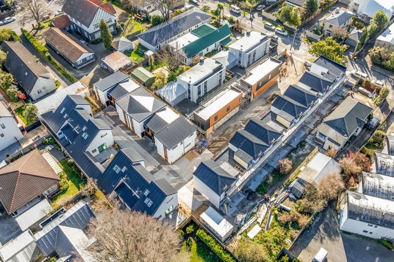 Photo of property in 2/130 Holly Road, St Albans, Christchurch, 8014