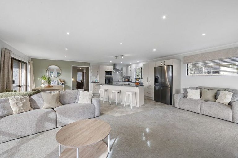 Photo of property in 17 Pukekohatu Street, Waitara, 4320