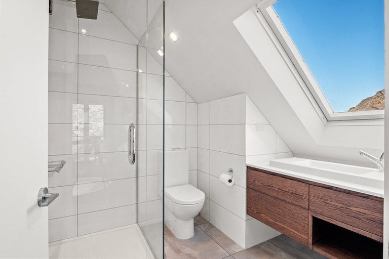 Photo of property in 12 Crow's Nest Road, Arthurs Point, Queenstown, 9371