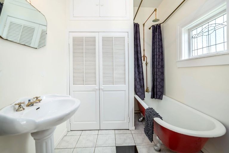 Photo of property in 234 Main Street, Greytown, 5712