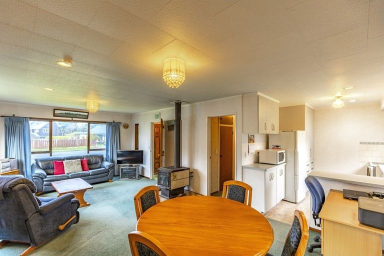 Photo of property in 6 Willow Grove, Waipukurau, 4200