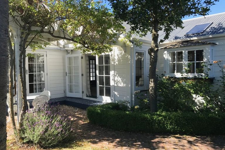 Photo of property in 43 Dover Street, St Albans, Christchurch, 8014