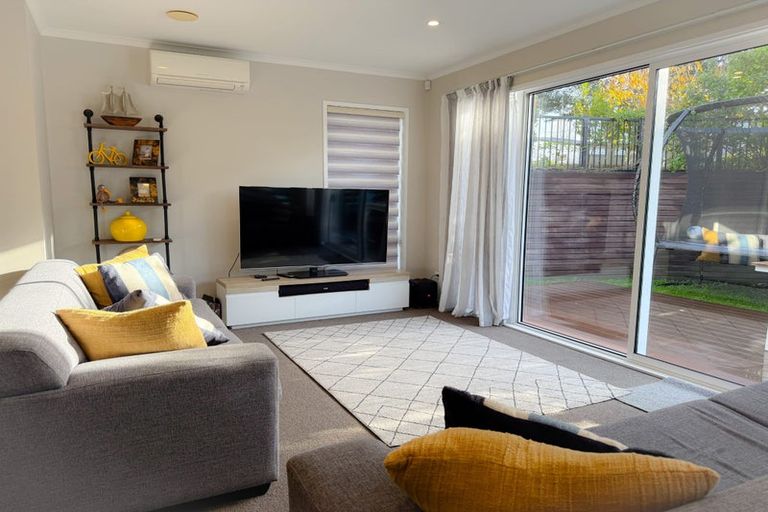 Photo of property in 15 Boardwalk Rise, Long Bay, Auckland, 0630