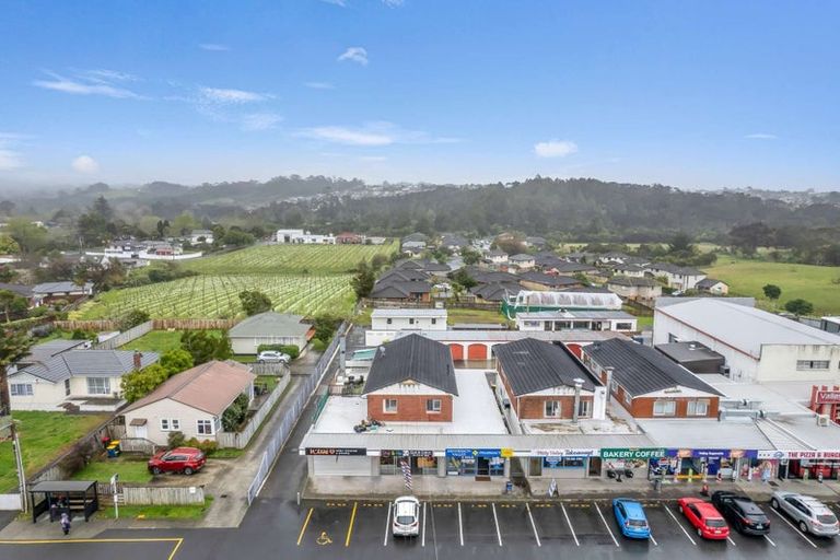 Photo of property in 247 Henderson Valley Road, Henderson, Auckland, 0612