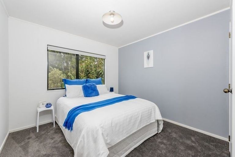 Photo of property in 11 Queen Natalie Place, Massey, Auckland, 0614