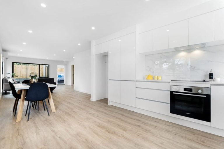 Photo of property in 89c Oreil Avenue, West Harbour, Auckland, 0618
