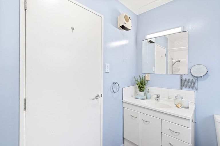 Photo of property in 50 Kahukura Avenue, Waitarere Beach, Levin, 5510